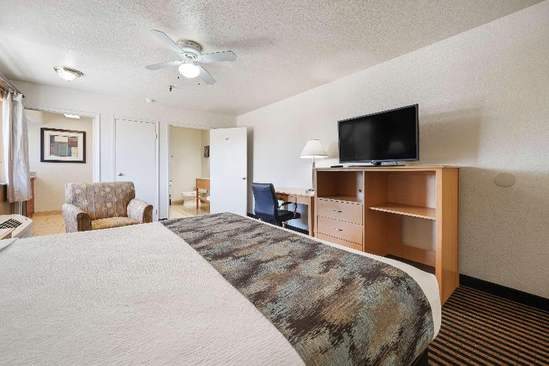 Best Western Plus Executive Inn & Suites image