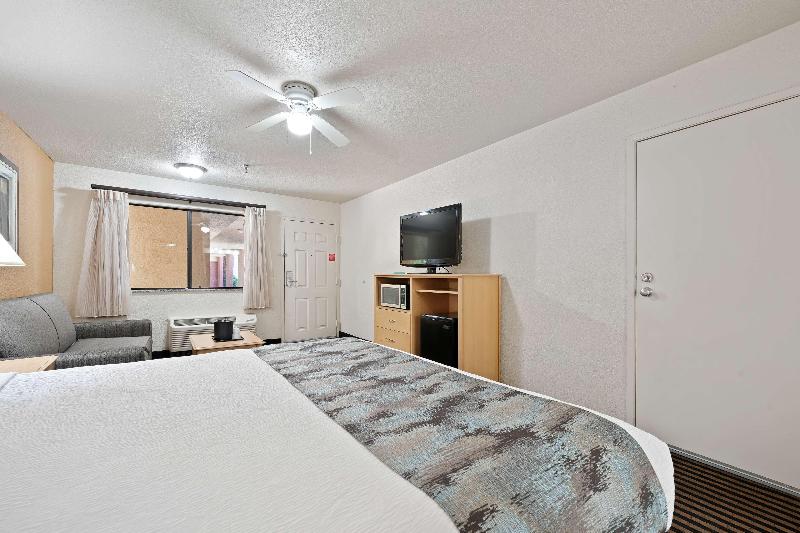 Best Western Plus Executive Inn & Suites image