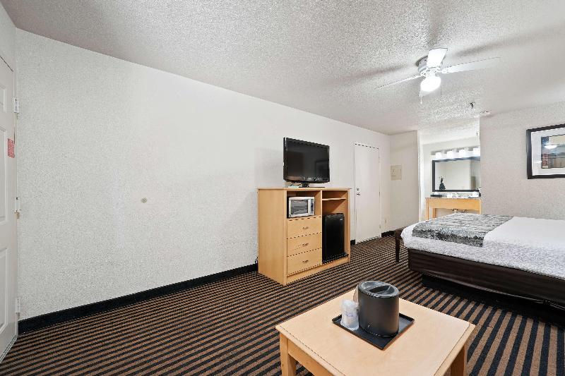Best Western Plus Executive Inn & Suites image