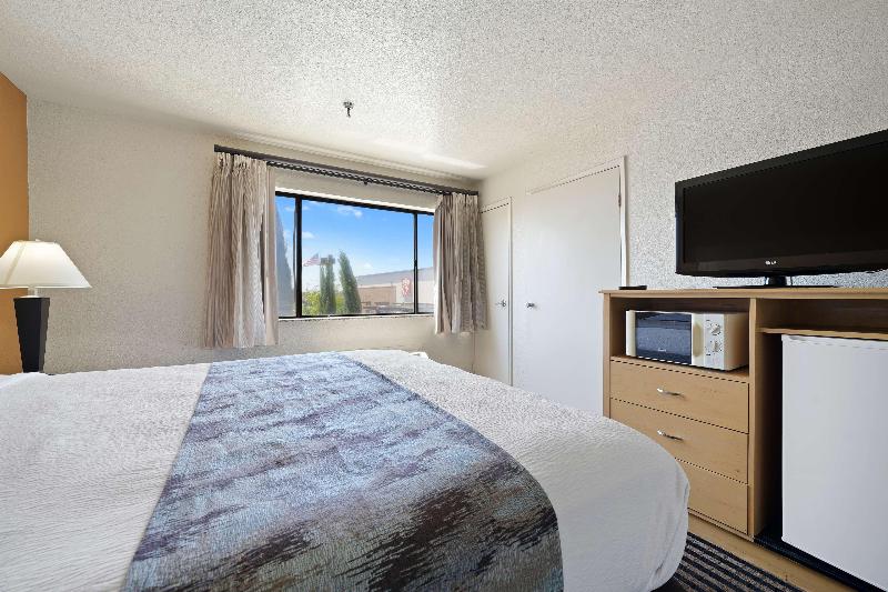 Best Western Plus Executive Inn & Suites image