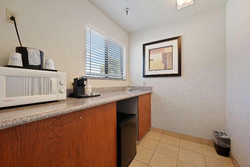 Best Western Plus Executive Inn & Suites image