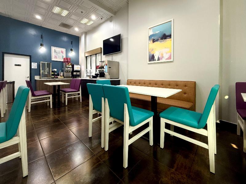 Best Western Plus Suites Hotel - Los Angeles LAX A image