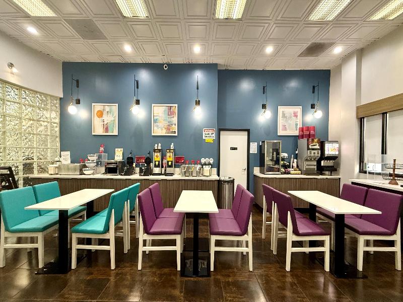 Best Western Plus Suites Hotel - Los Angeles LAX A image