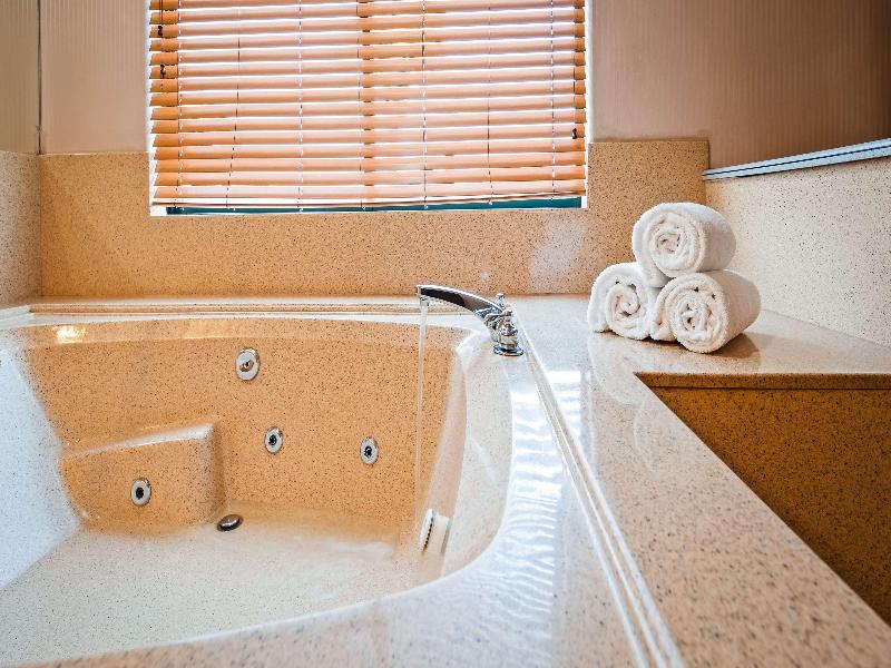 Best Western Plus Suites Hotel - Los Angeles LAX A image