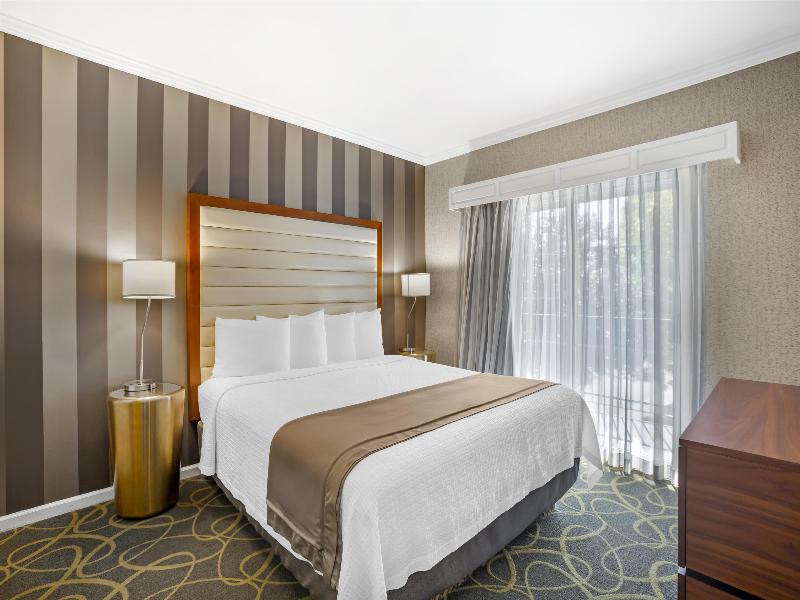Best Western Plus Dixon Davis image