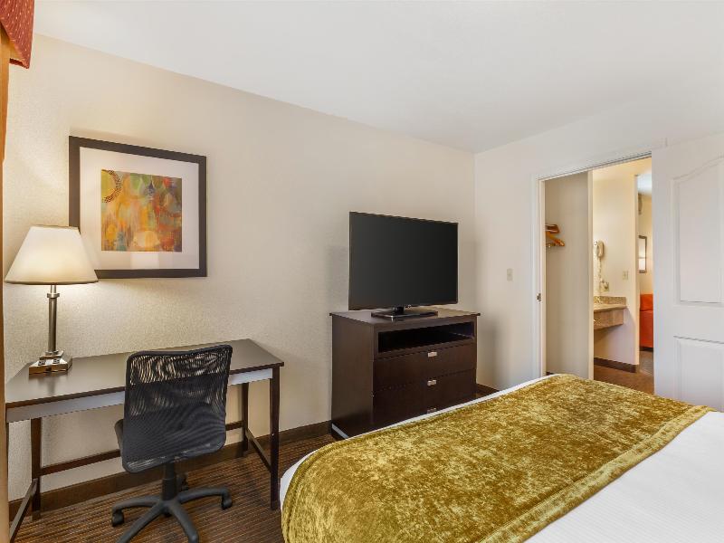 Best Western Luxury Inn image