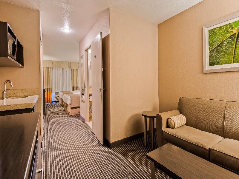 Best Western Plus Rama Inn & Suites image
