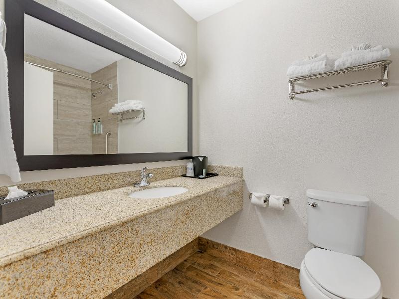 Best Western Kettleman City Inn & Suites image