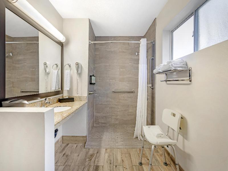 Best Western Kettleman City Inn & Suites image