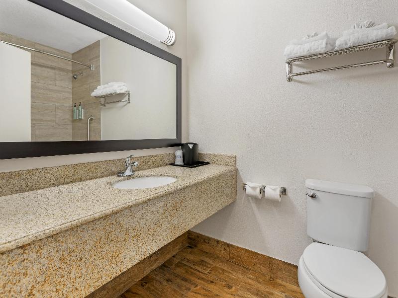 Best Western Kettleman City Inn & Suites image