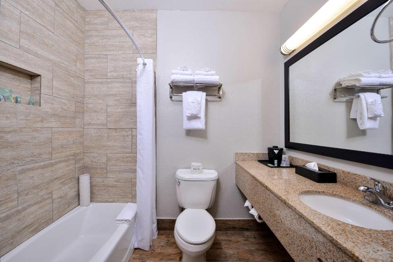 Best Western Kettleman City Inn & Suites image