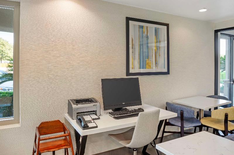 Best Western Exeter Inn & Suites image