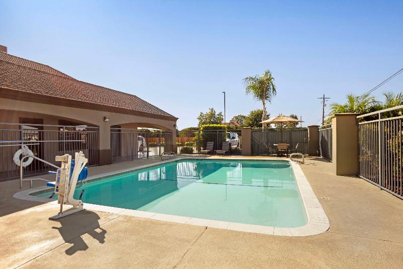 Best Western Exeter Inn & Suites image