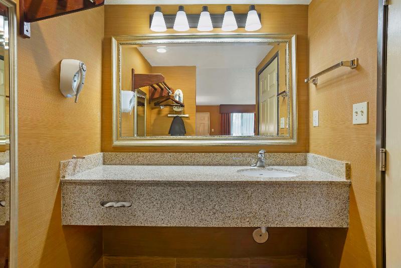 Best Western Exeter Inn & Suites image