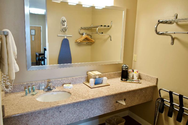 Best Western China Lake Inn image