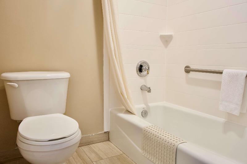 Best Western China Lake Inn image