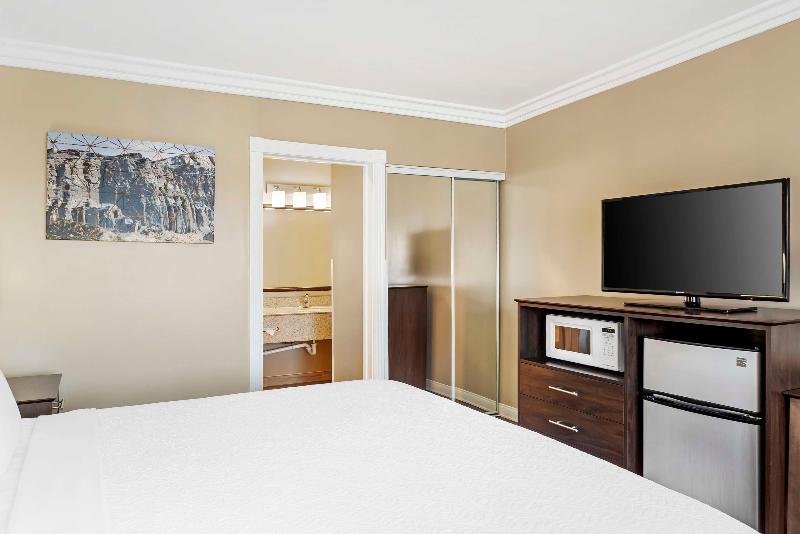 Best Western China Lake Inn image