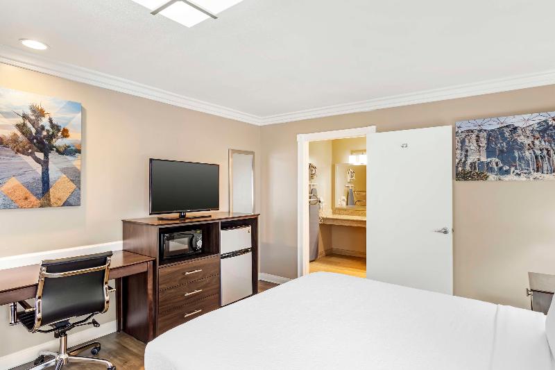 Best Western China Lake Inn image