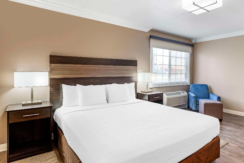 Best Western China Lake Inn image