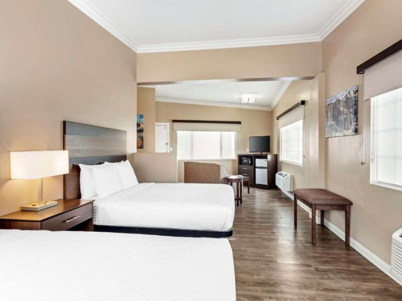 Best Western China Lake Inn image
