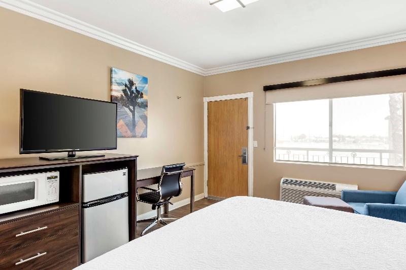 Best Western China Lake Inn image