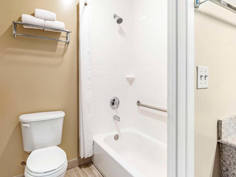 Best Western China Lake Inn image