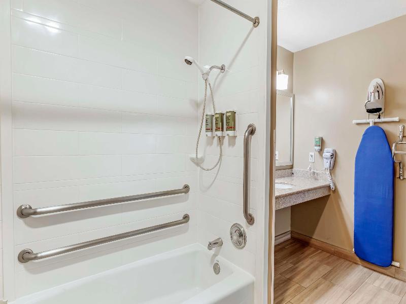 Best Western China Lake Inn image