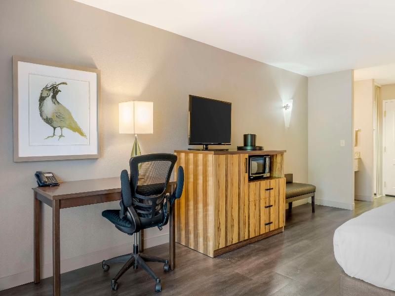 Best Western Cedar Inn & Suites image