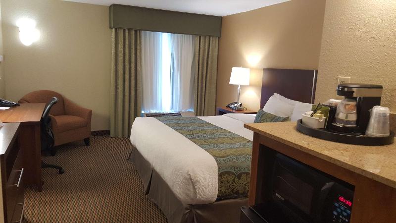 Best Western Plus Airport Inn & Suites image