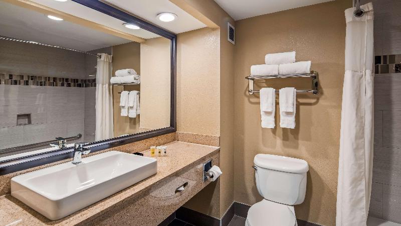 Best Western Plus Airport Inn & Suites image