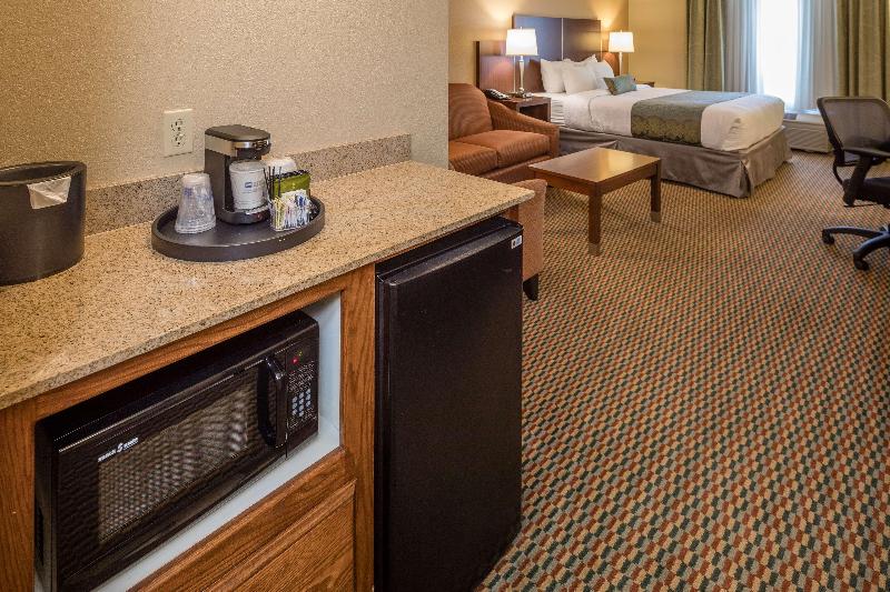 Best Western Plus Airport Inn & Suites image