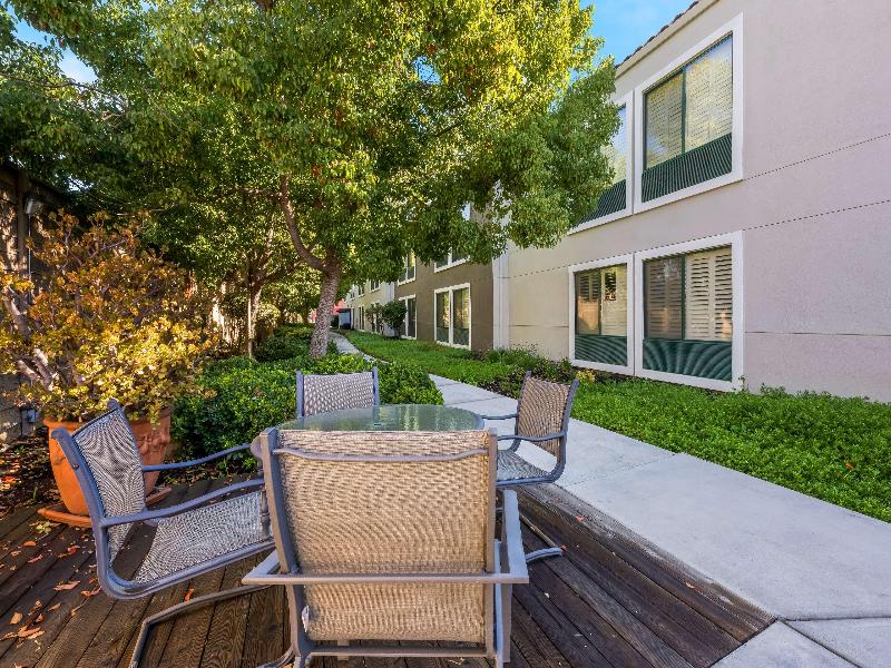 Best Western Lanai Garden Inn & Suites image