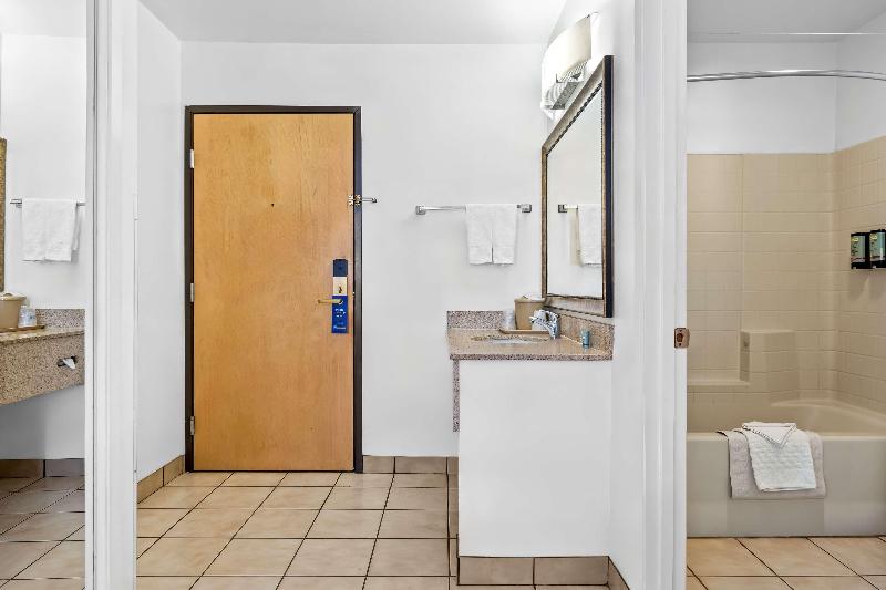 Best Western Liberty Inn image