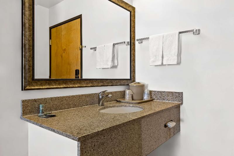 Best Western Liberty Inn image