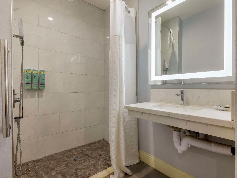 Best Western Orange Plaza image