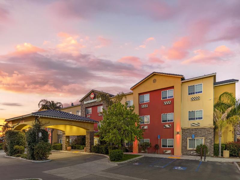 Best Western Plus Wasco Inn & Suites image