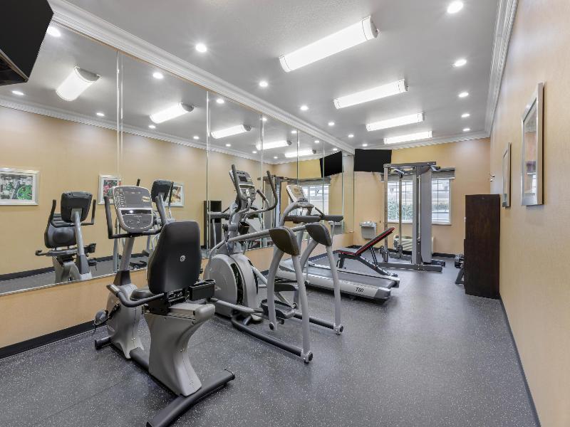 Best Western Plus Wasco Inn & Suites image 1