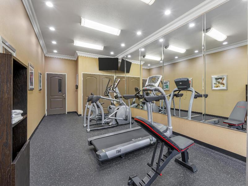 Best Western Plus Wasco Inn & Suites image 2