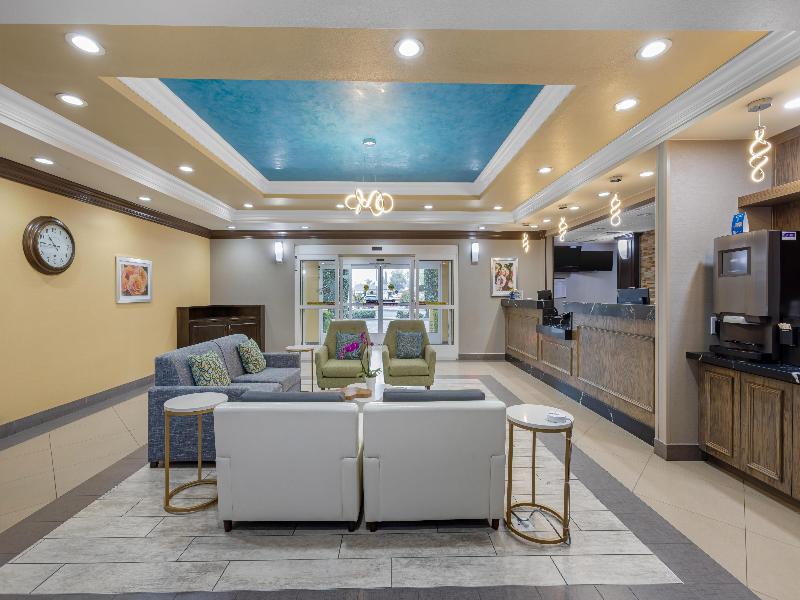 Best Western Plus Wasco Inn & Suites image
