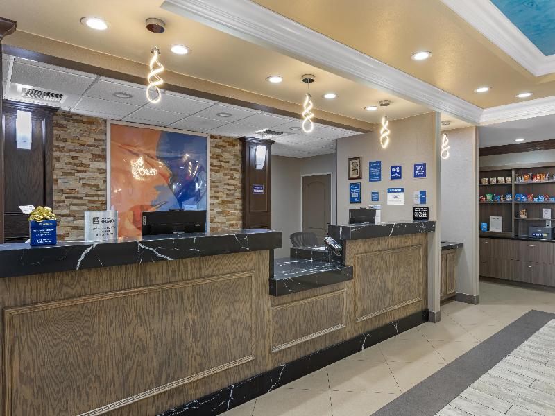 Best Western Plus Wasco Inn & Suites image