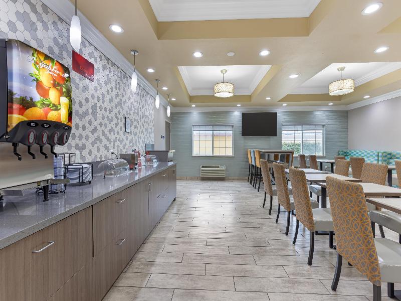 Best Western Plus Wasco Inn & Suites image