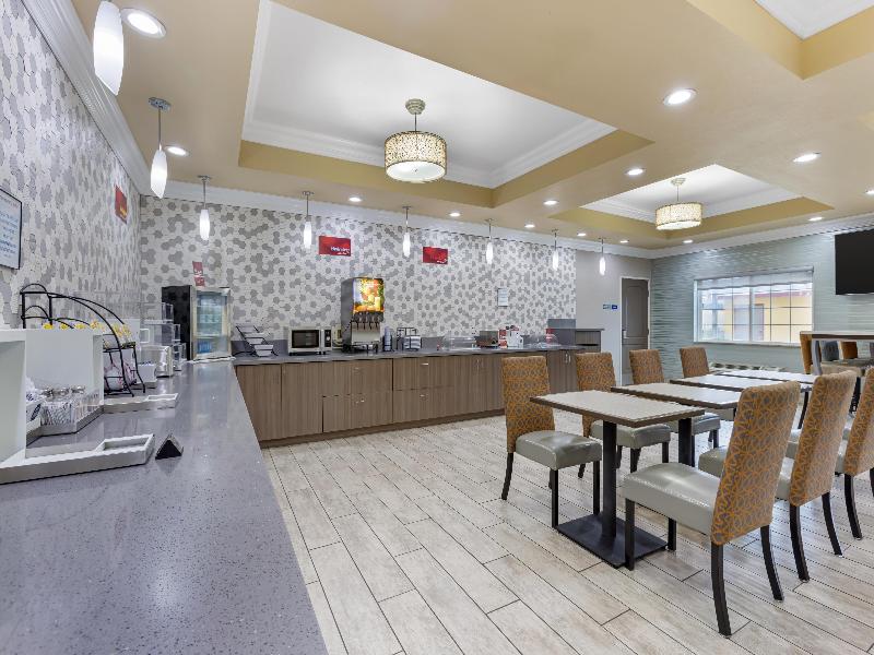 Best Western Plus Wasco Inn & Suites image