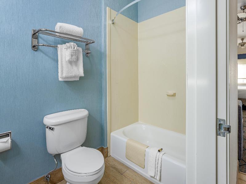 Best Western Plus Wasco Inn & Suites image