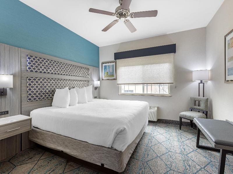 Best Western Plus Wasco Inn & Suites image
