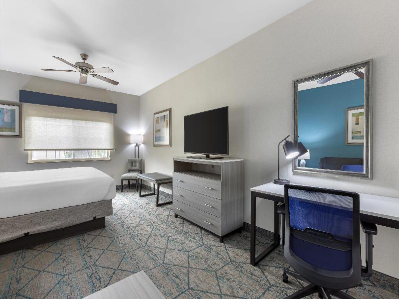 Best Western Plus Wasco Inn & Suites image