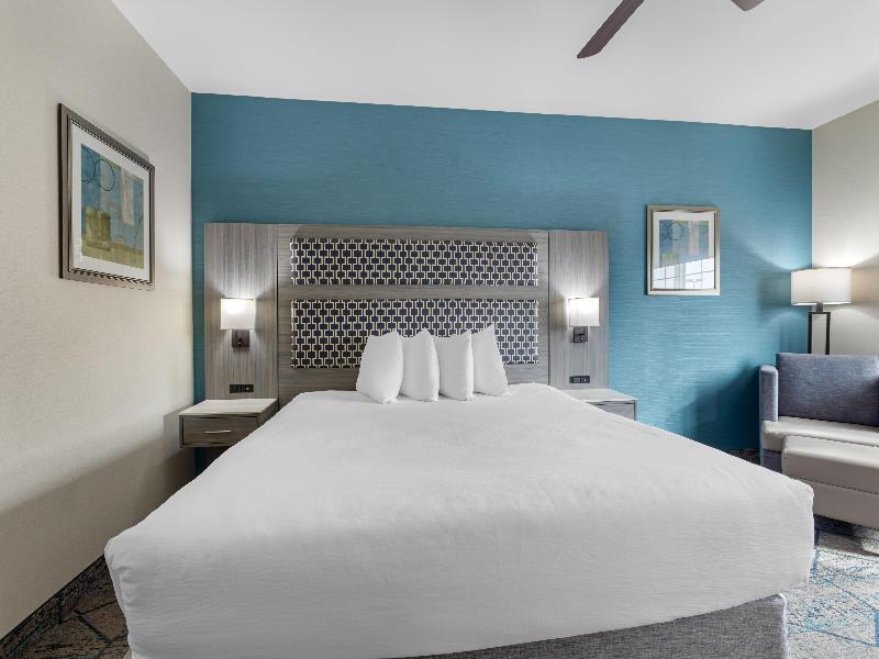 Best Western Plus Wasco Inn & Suites image