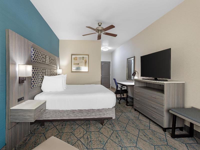 Best Western Plus Wasco Inn & Suites image