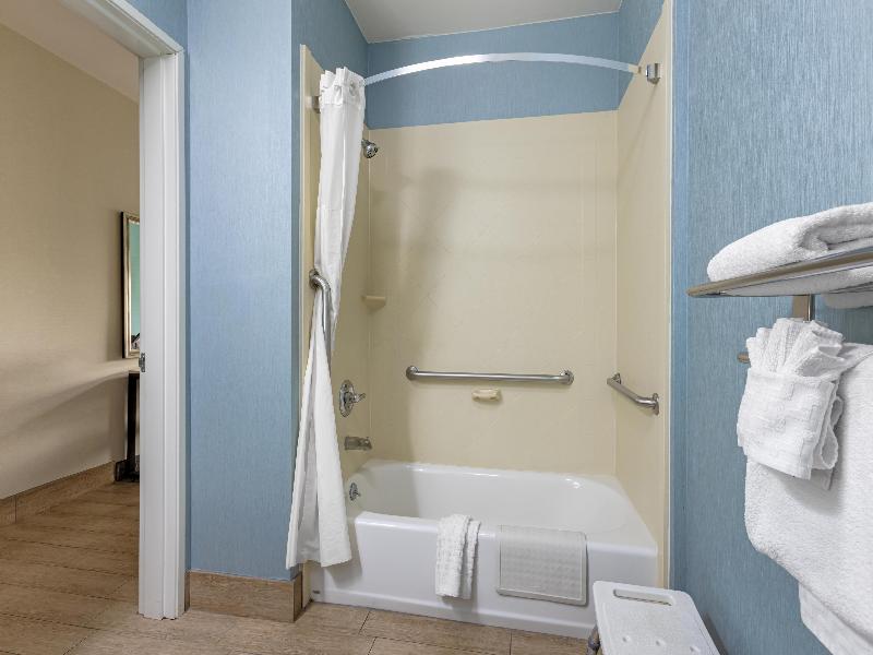 Best Western Plus Wasco Inn & Suites image