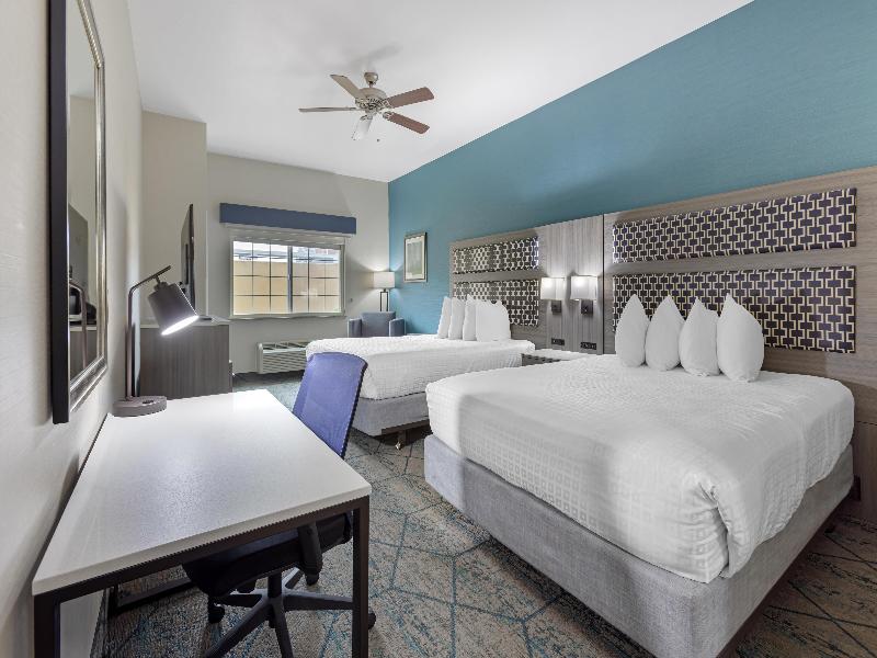 Best Western Plus Wasco Inn & Suites image