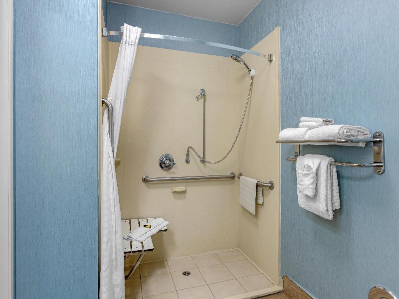 Best Western Plus Wasco Inn & Suites image
